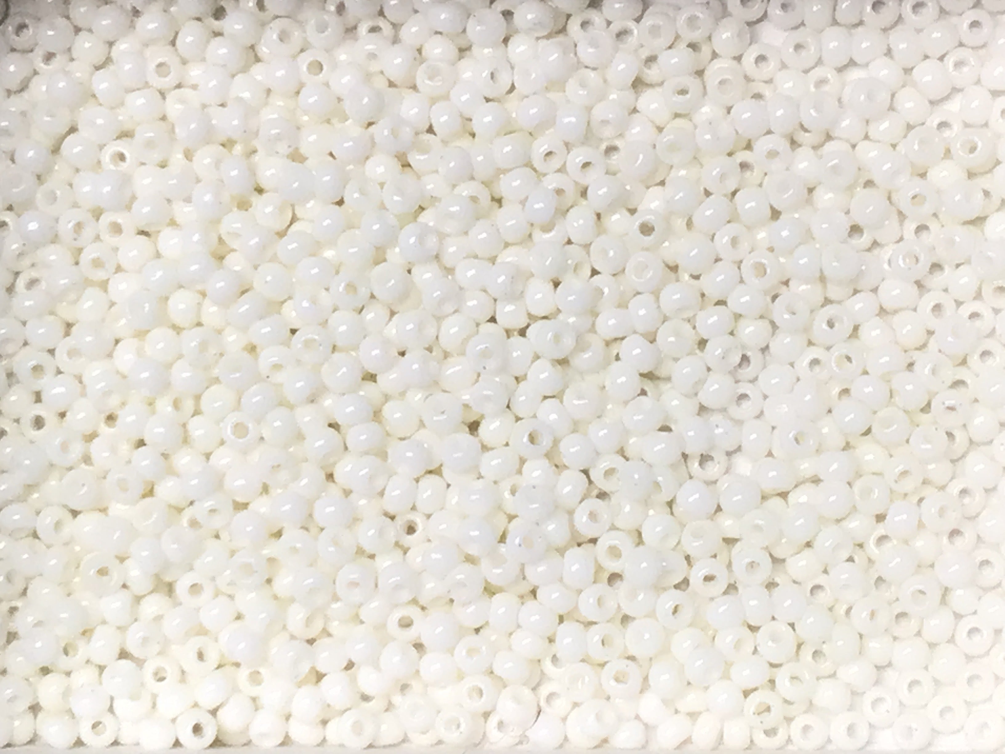 Macaron Color Seed Beads Size 11/0 - Vanilla
